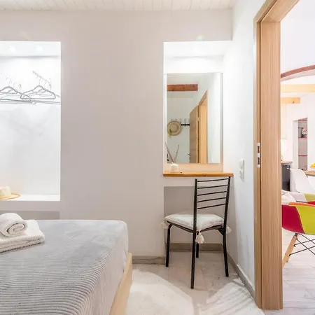 The House 4 * הרקליון
